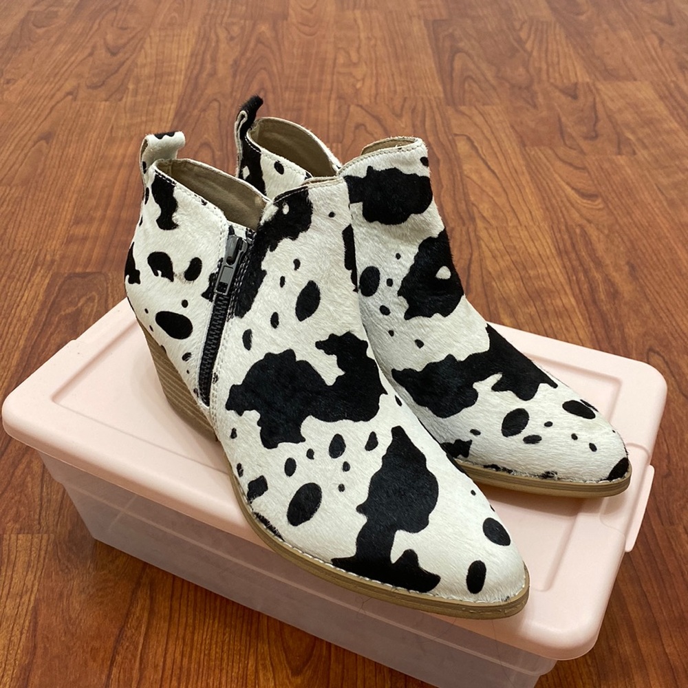 NWT Boots
